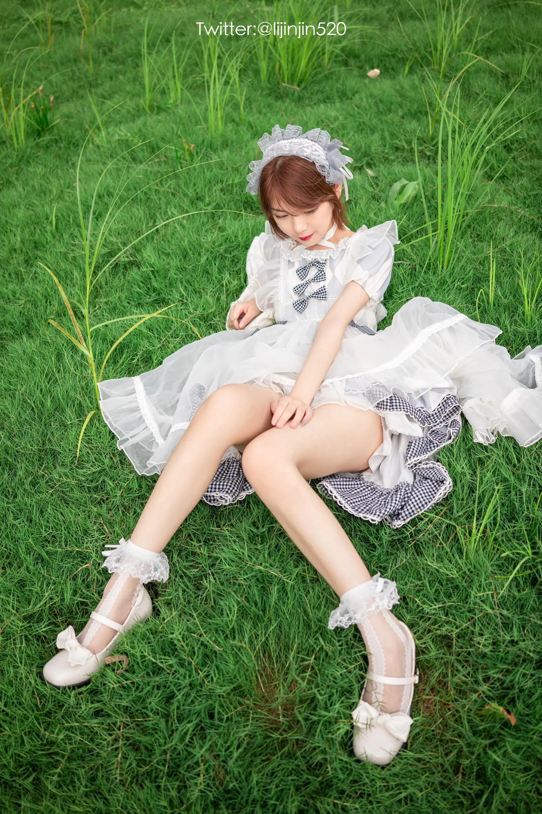 梨瑾瑾 – NO.13 草地 [22P]插图8
